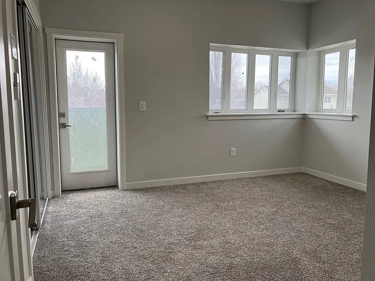 Heron's Edge Apartments — Photo 12