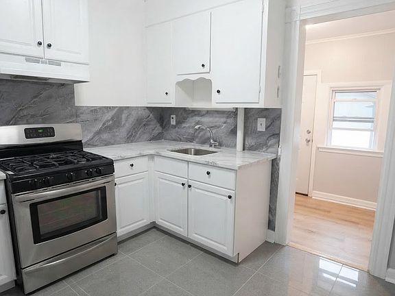 4th image of 188 Hazel St #1