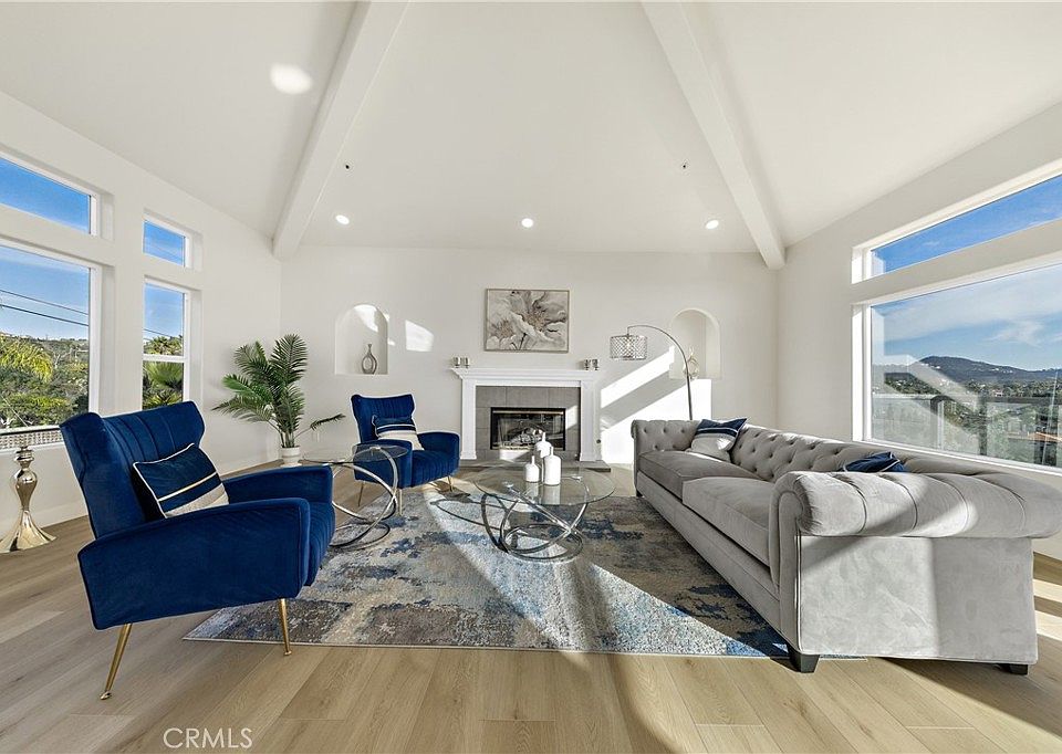 1st image of 1522 Maxwell Ln
