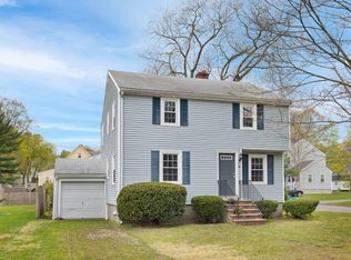 12 Hancock St, Reading, MA 01867