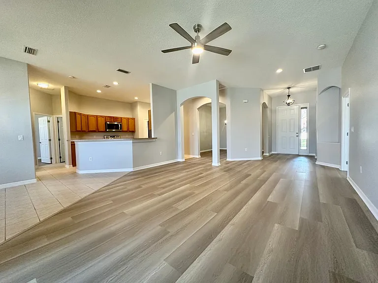 916 White Oak Way — Photo 23