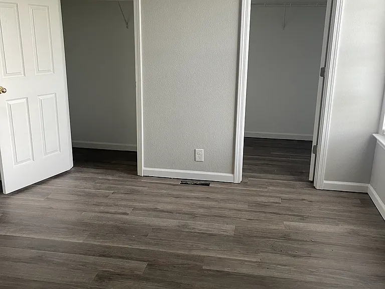 2221 S Rutherford Blvd — Photo 5