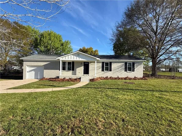 12140 Ladner Rd, Grand Bay, AL 36541