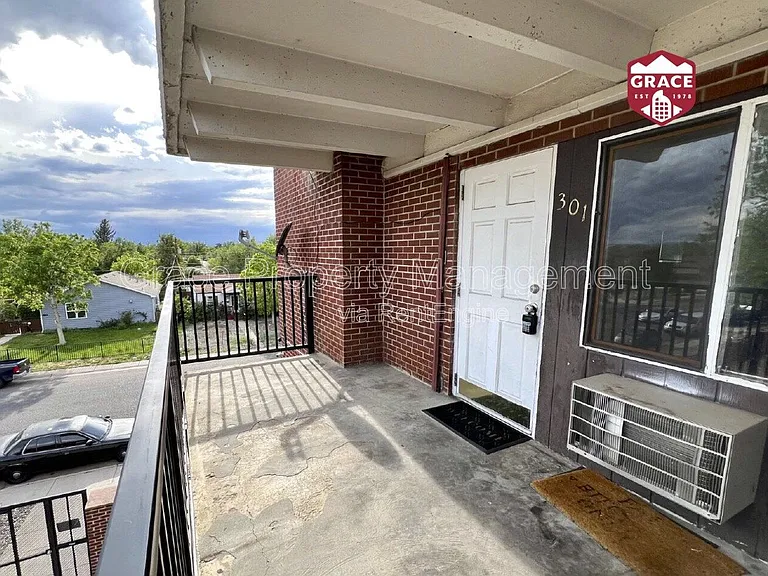 1180 Yosemite St #301 — Photo 1