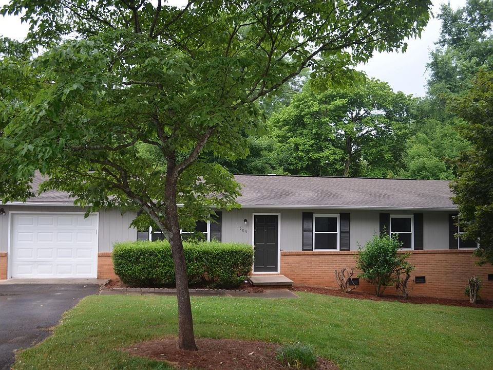 1st image of 1305 Knollwood Cir