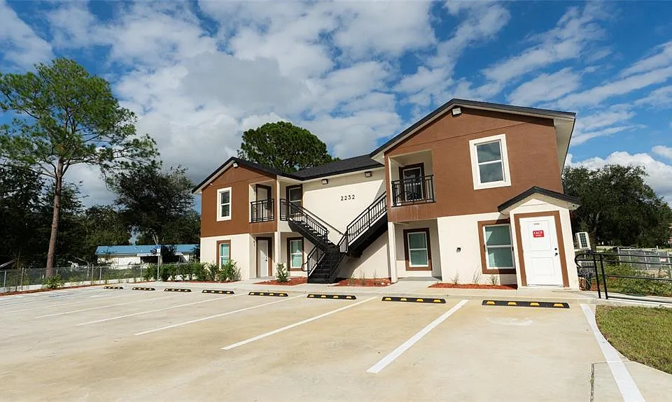 2232 Florida Dr #102