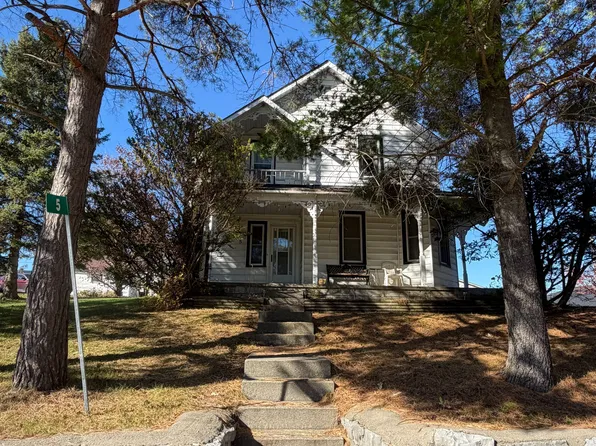 5 Bridge St W, Stone Mills, ON K0K 3G0