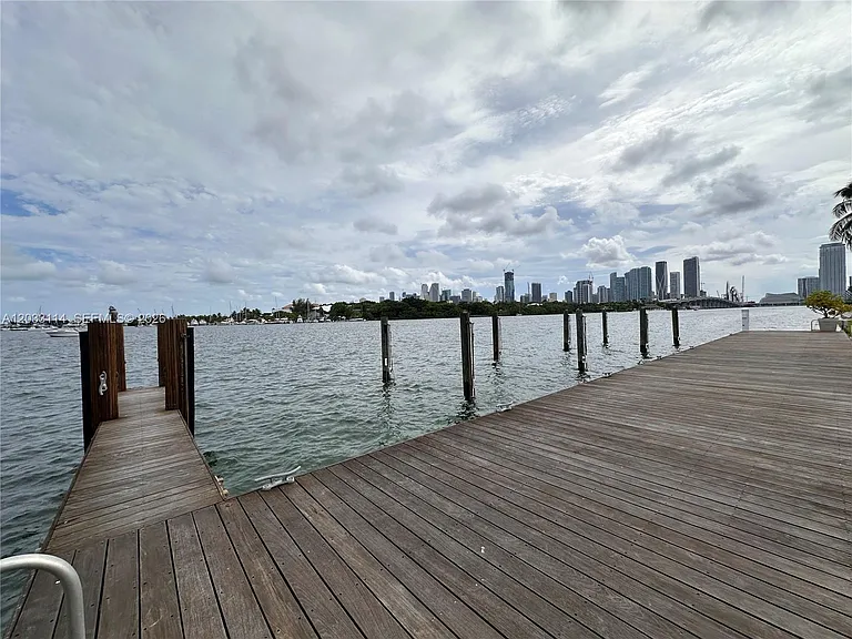 1100 Venetian Way #2B — Photo 34