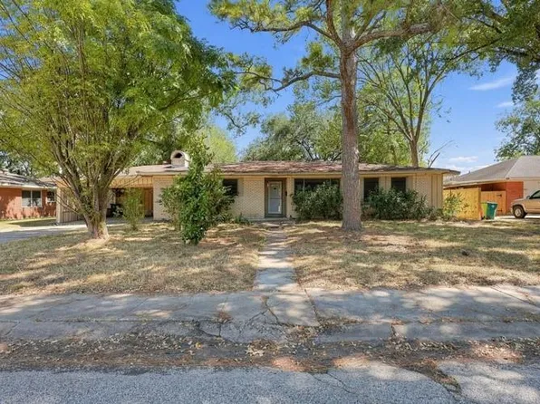 2109 Oaks Dr, Pasadena, TX 77502