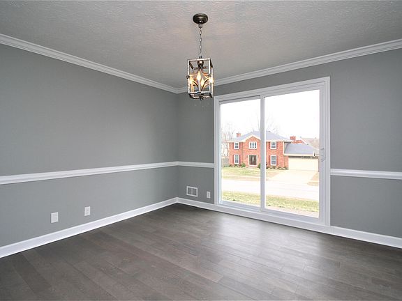 3rd image of 504 Hillrose Dr