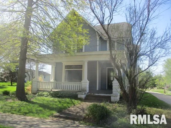 306 W Main St, Elmwood, IL 61529