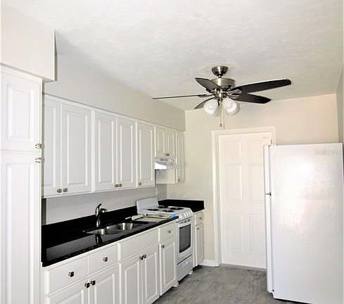 2nd image of 6377 Gateway Ave #6377