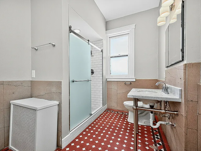 Clermont Condominiums — Photo 23