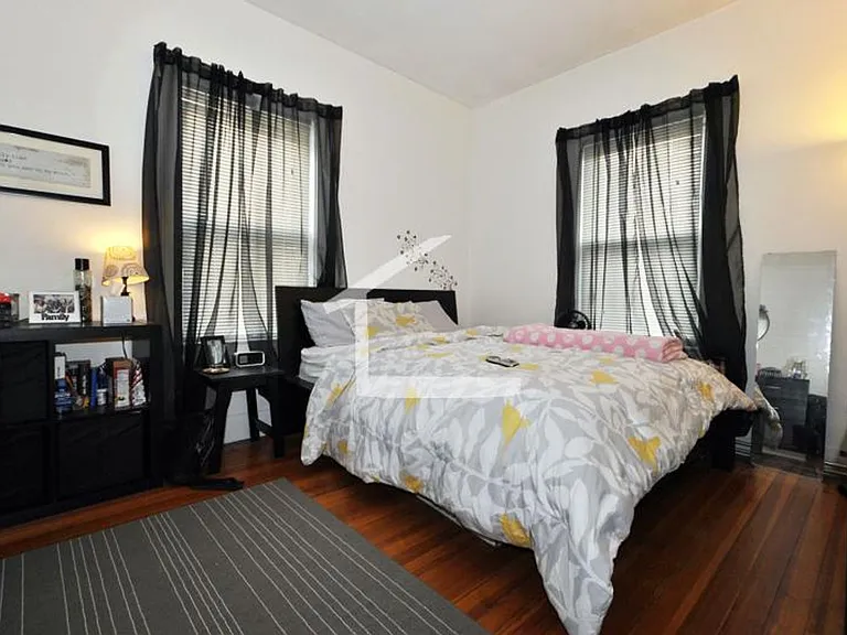 144 Brooks St #1 — Photo 9