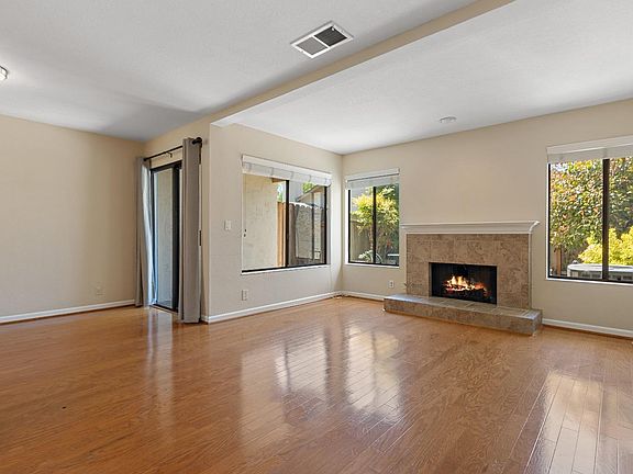 5th image of 1136 Grove Circle