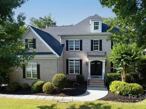 13716 Glen Abbey Dr, Charlotte, NC 28278