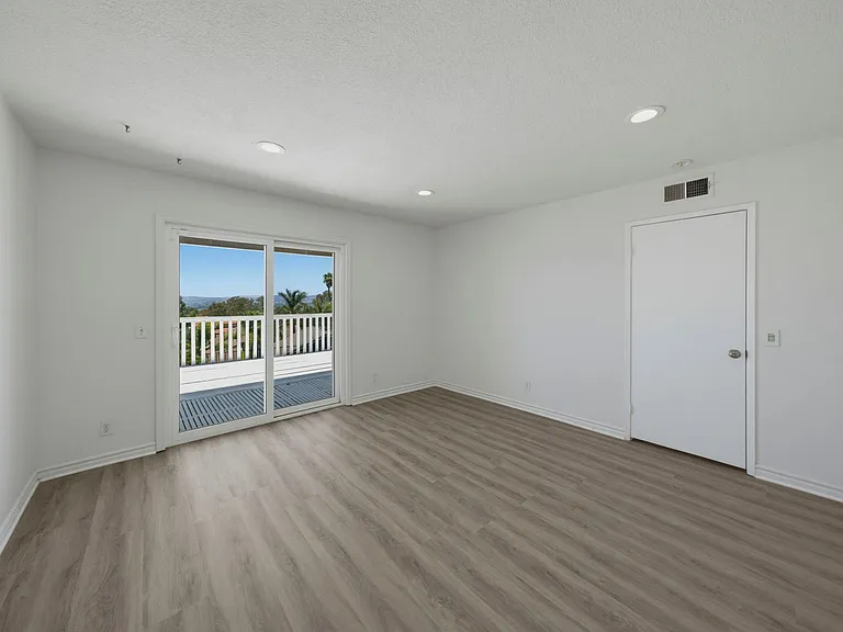 1038 Rimwood Dr — Photo 41