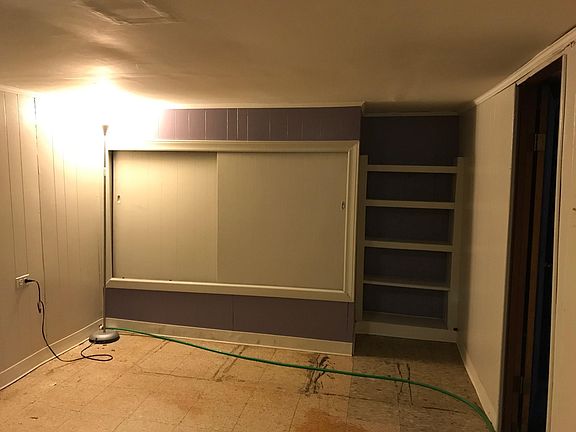 2nd image of 810 Perrymont Ave