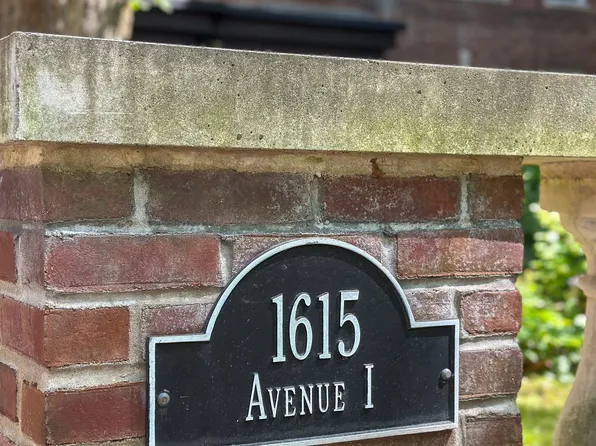 1615 Avenue I image 14 of 15