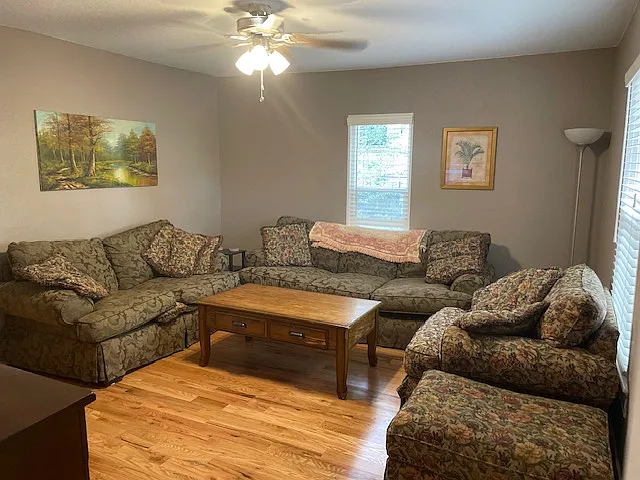 926 E Moreno Ave — Photo 4