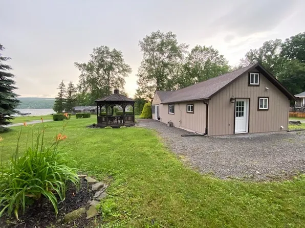 8521 W Buckingham St, Honeoye, NY 14471