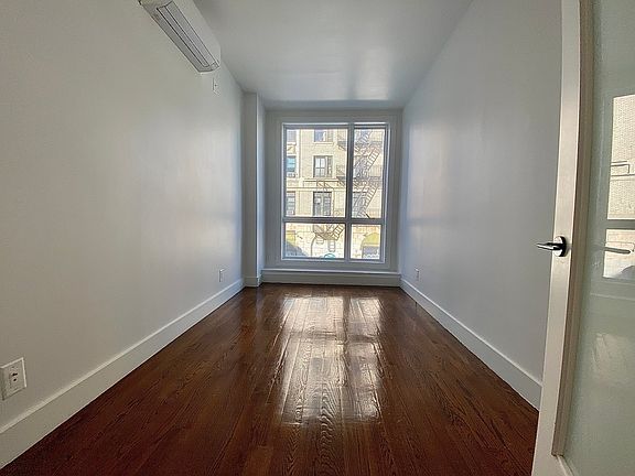 5th image of 92 Graham Ave #2B