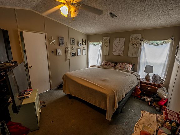 5th image of 205 Stoneridge Cir
