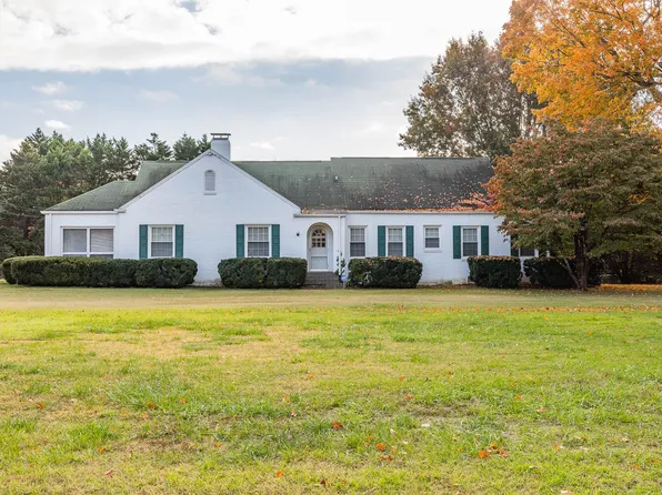 2034 Hickory Valley Rd, Chattanooga, TN 37421