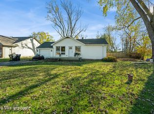 7107 N Oak St, Wonder Lake, IL
