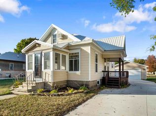 608 5th Ave NW, Waverly, IA 50677