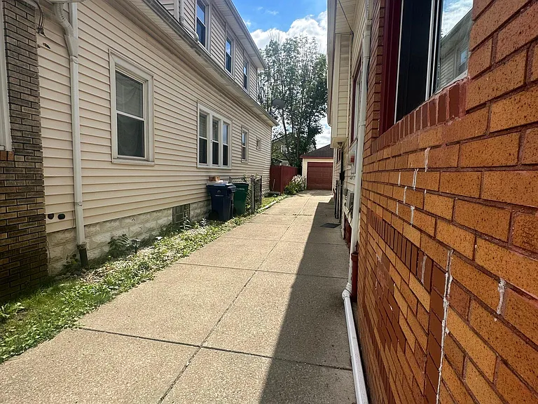 117 Arden Ave — Photo 2