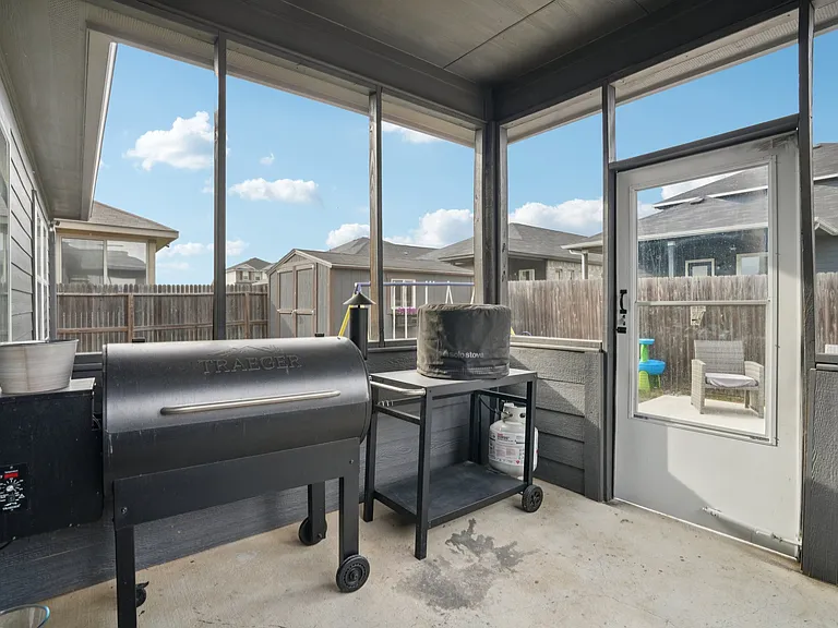 8915 Portobello Way — Photo 42