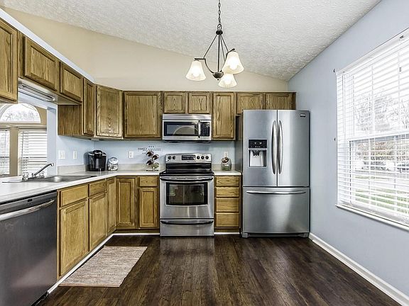 4th image of 1373 Pine Wild Dr