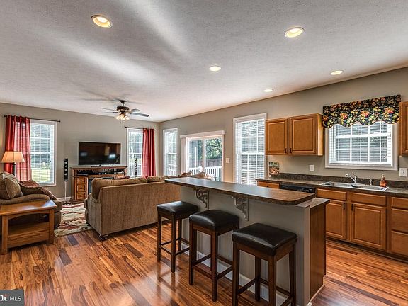 3rd image of 29285 Lilly Way