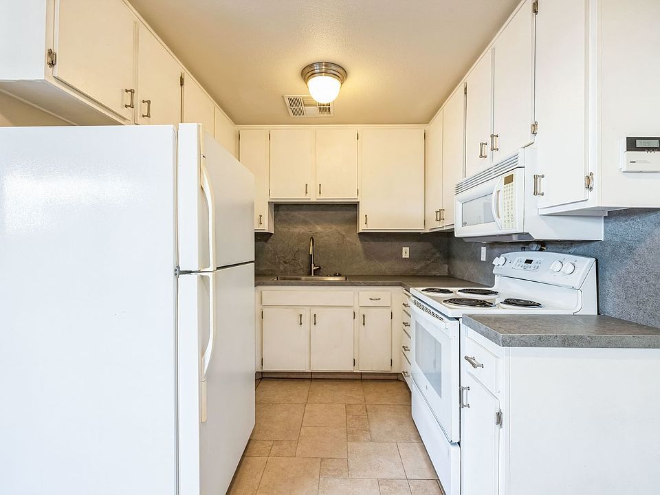 1st image of 230 E Avenida Olancha APT 3