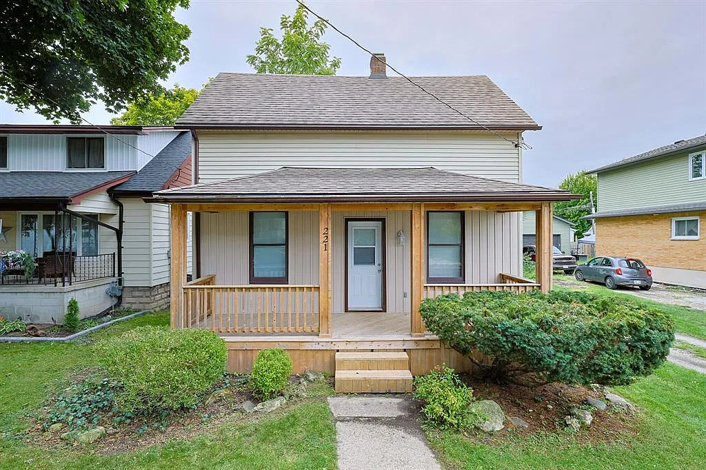 3 bed, $2,800 — Photo 1