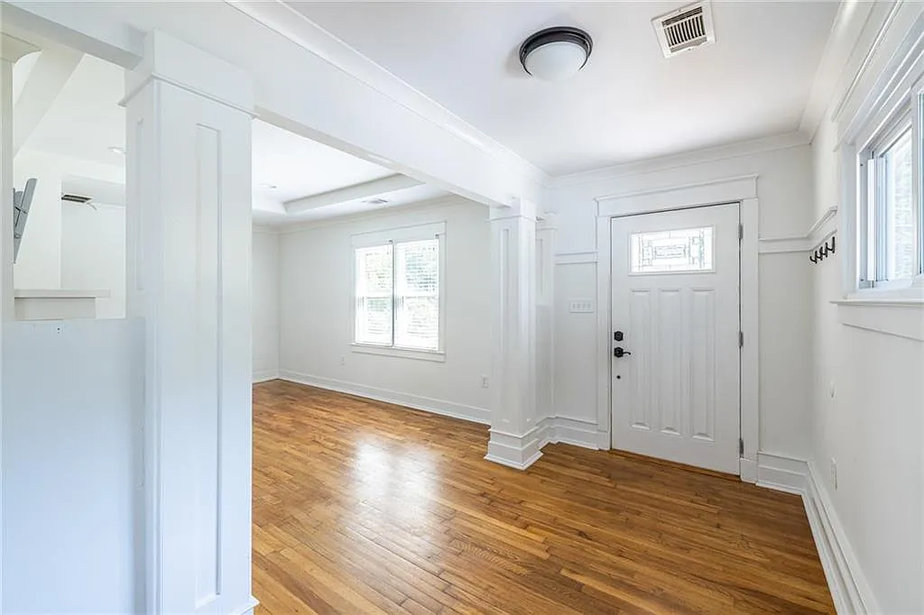 2 bed, 2.0 bath, 1102 sqft, $3,295 — Photo 4