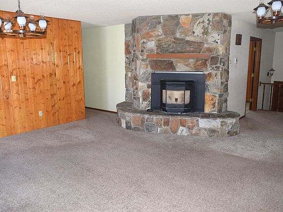 3rd image of 4399 44th Rd