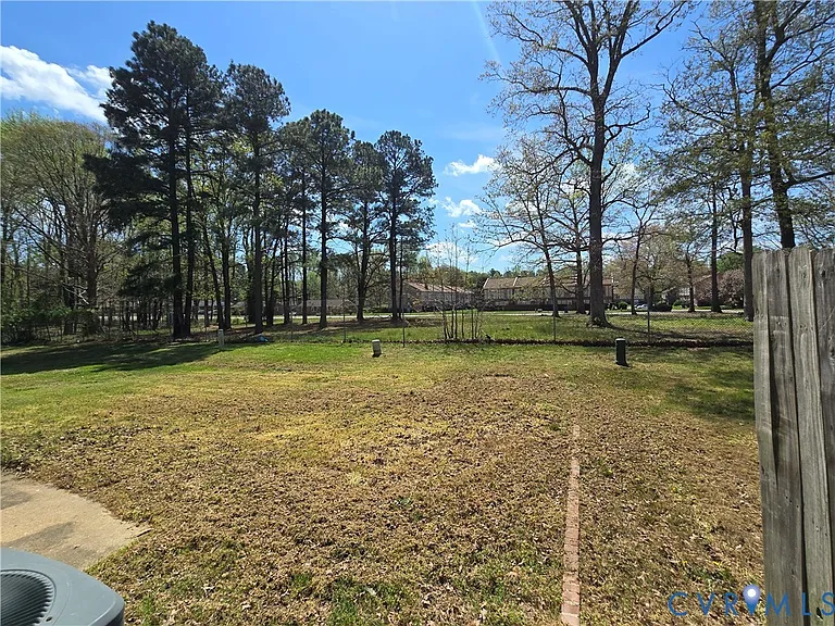 419 Airycrest Dr — Photo 35
