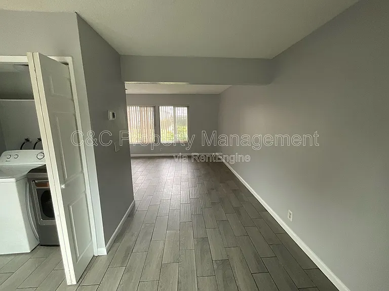 292 Grecia Ct — Photo 10
