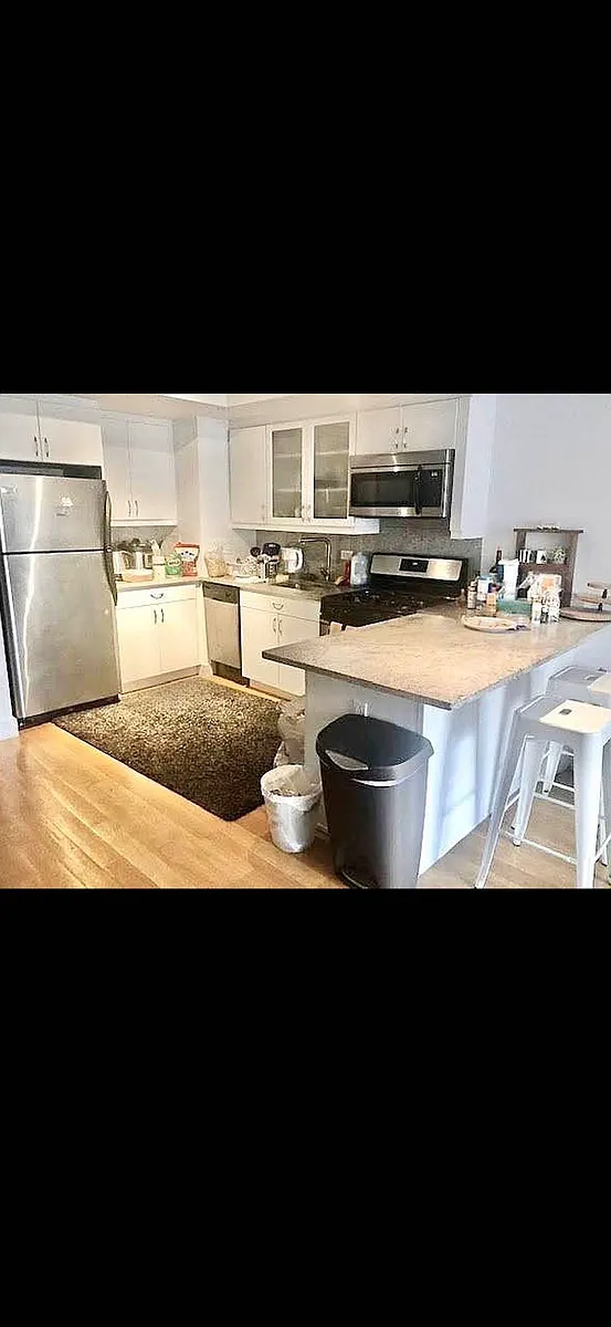Building Photo - 1677 Lexington Ave #4E