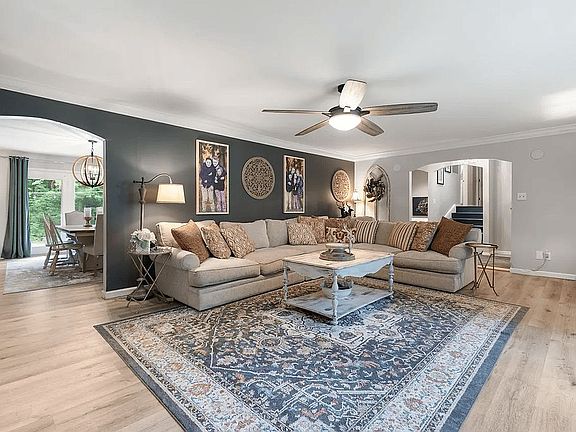 4th image of 364 Hidden Oaks Trl NE