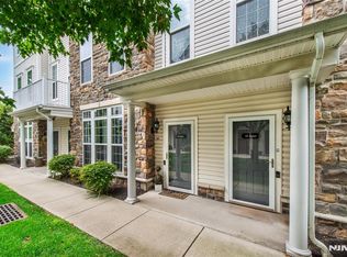 10 Aster Ln, Garfield, NJ 07026