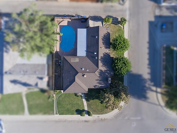 2nd image of 1007 Day Ave