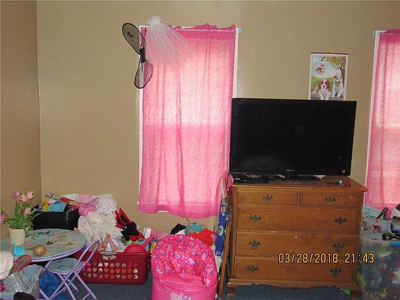 5th image of 199 Barrett Ave