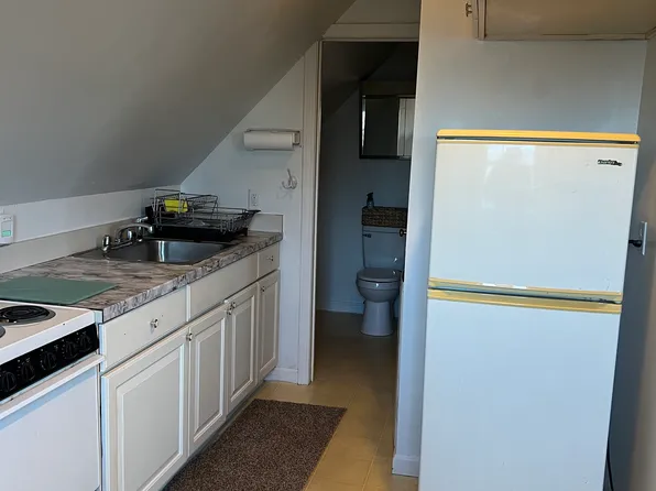 246 Carriage Shop Rd #A, East Falmouth, MA 02536