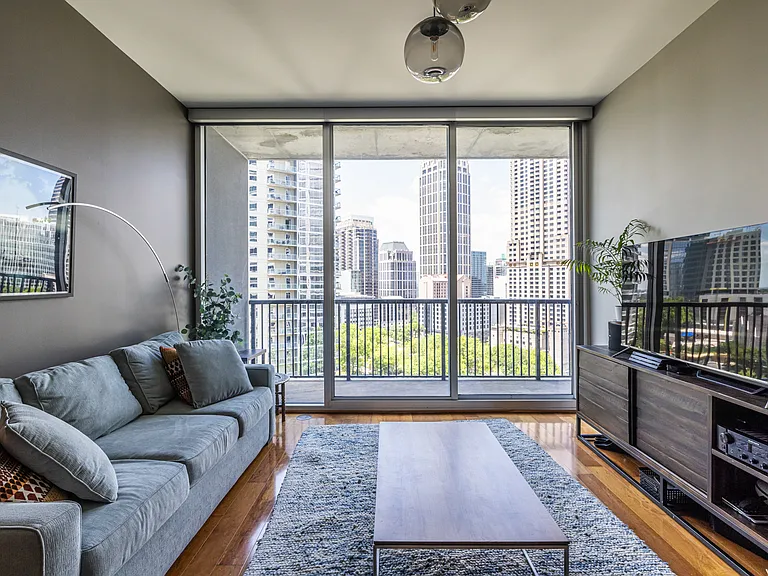 1080 Peachtree St NE #1201 — Photo 5