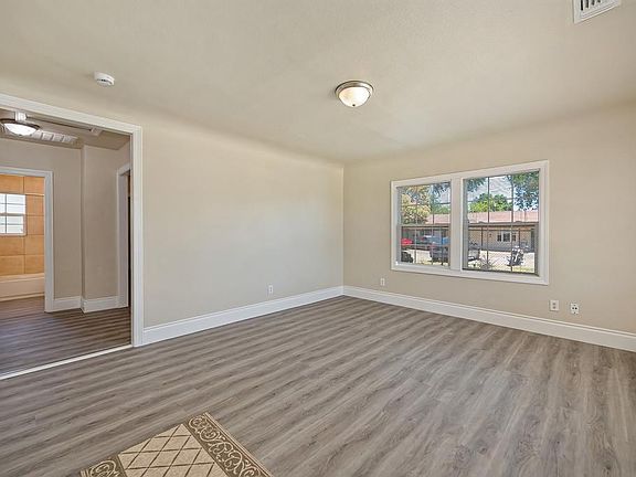 4th image of 539 Lindsay Ave
