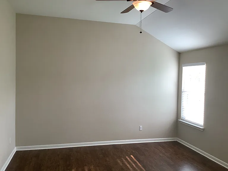 101 Hanstrom Dr — Photo 10