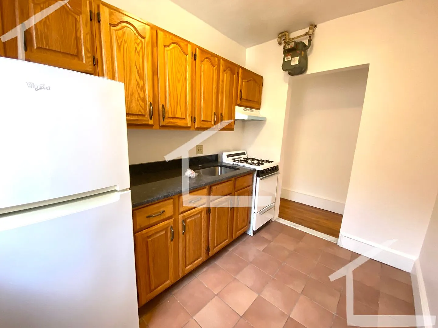 Spacious Allston 1 Bed Available NOW!! — Photo 3